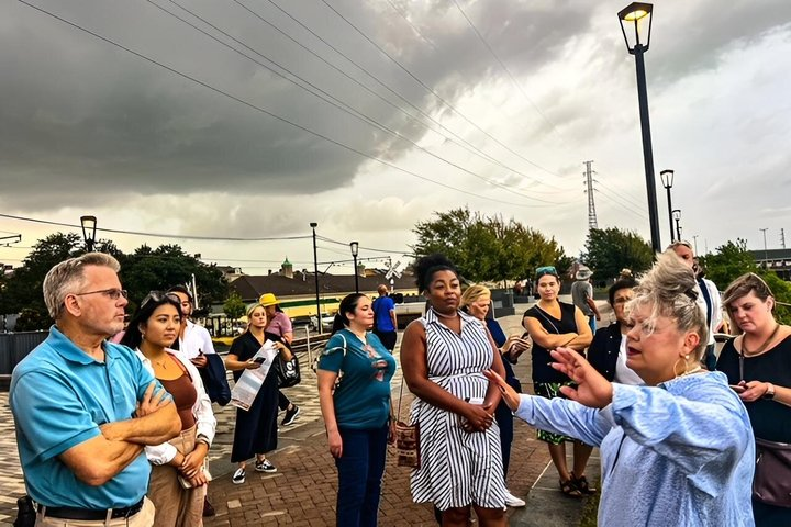 Built on Water, Tested By Storm: Before & After Katrina - Photo 1 of 8